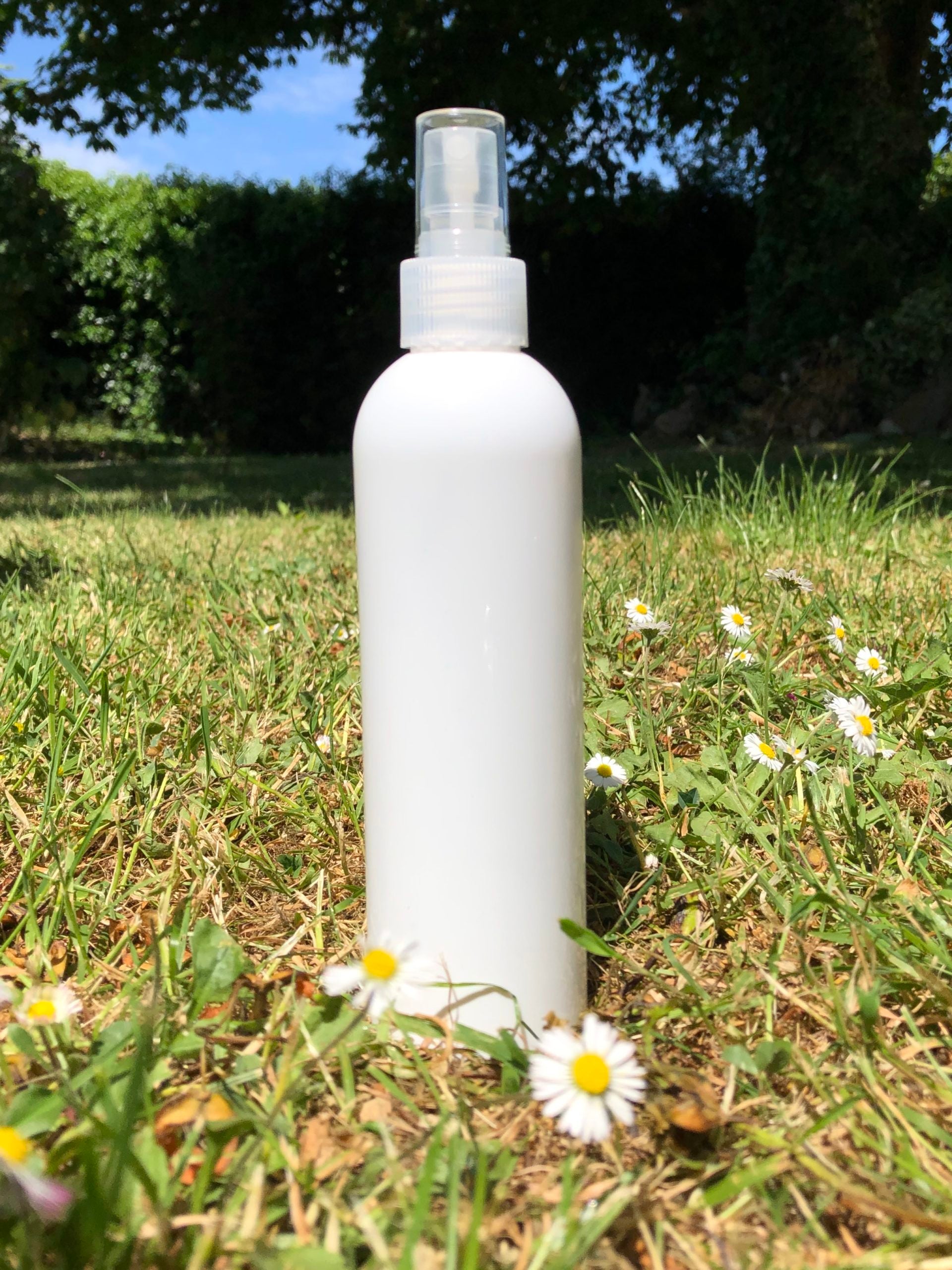 White PET 250ml Tall bottle (with spray)